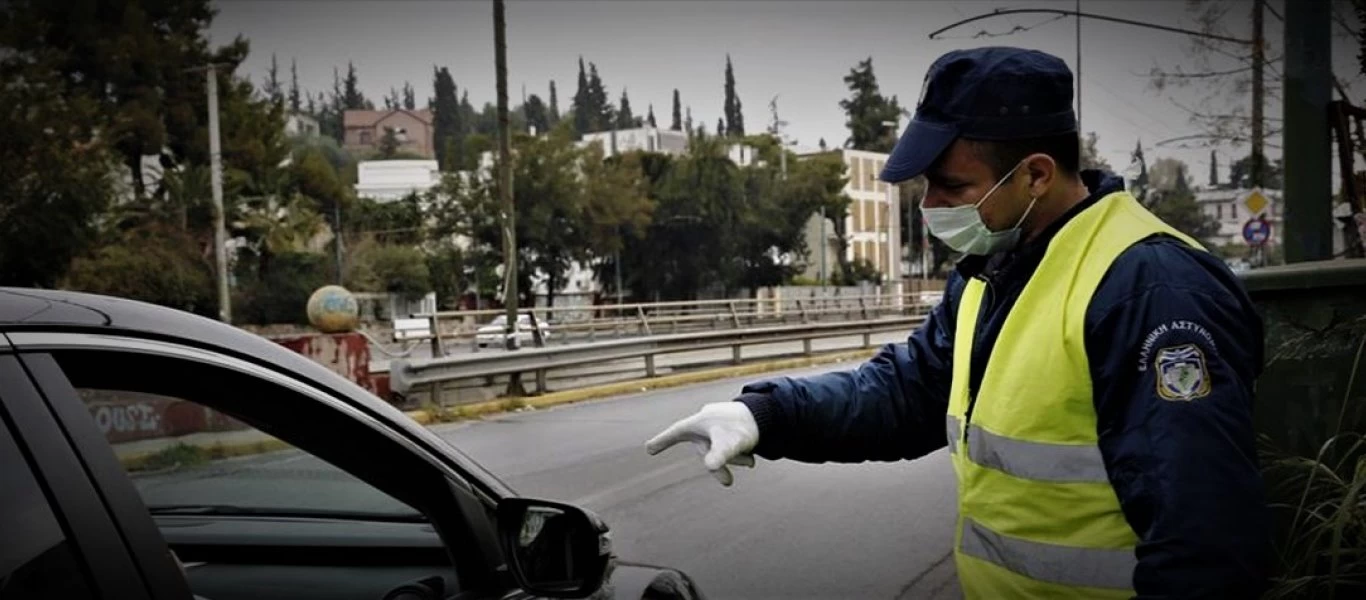 Κορυφαίος Ιταλός ιολόγος: «Έπρεπε να αρθούν τα μέτρα απαγόρευσης - Ο κορωνοϊός πλέον 